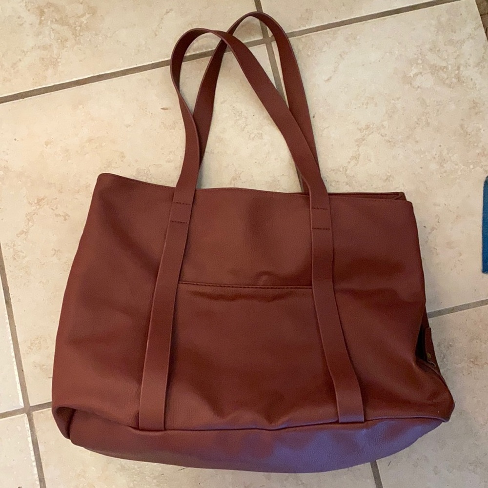 Universal Thread large travel bag (maroon)